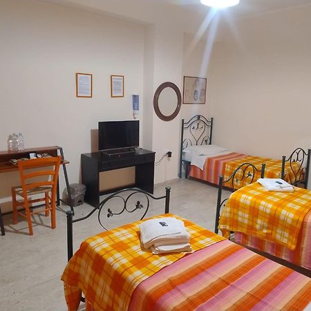 L'Attico Affittacamere B&B Катандзаро Экстерьер фото