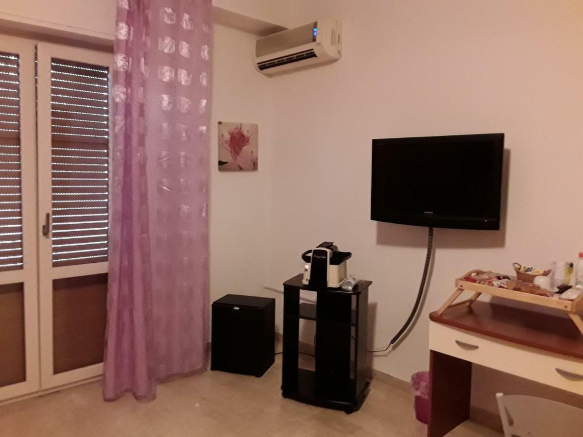 L'Attico Affittacamere B&B Катандзаро Экстерьер фото